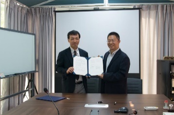 //ceee.hanguoapian.com/__local/C/2F/05/0EC70D7BEA52561C7658DB89984_E6CBE8D6_118E8.jpg
