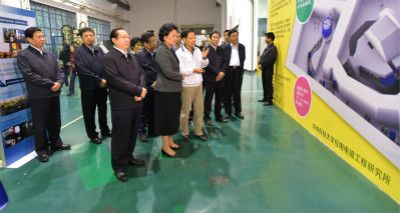 图2：2016.10刘延东副总理访问韩国a片
，与樊明武院士探讨质子治疗装备研发情况_meitu_2